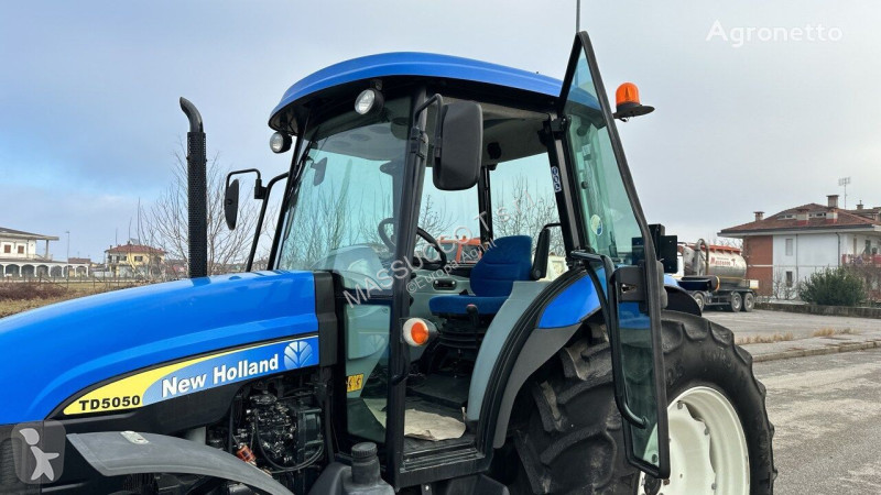 Tracteur agricole New Holland TD5050 4X4