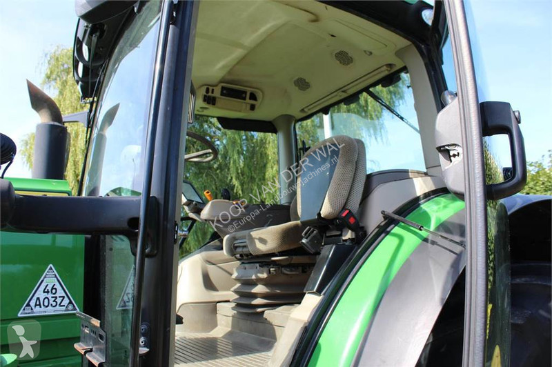 جرار زراعي John Deere 6215R