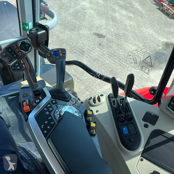Tracteur agricole Massey Ferguson 7S.165 Dyna-6...