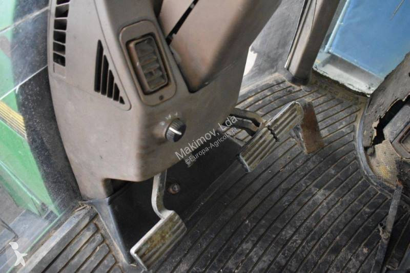 Tracteur agricole John Deere 8200