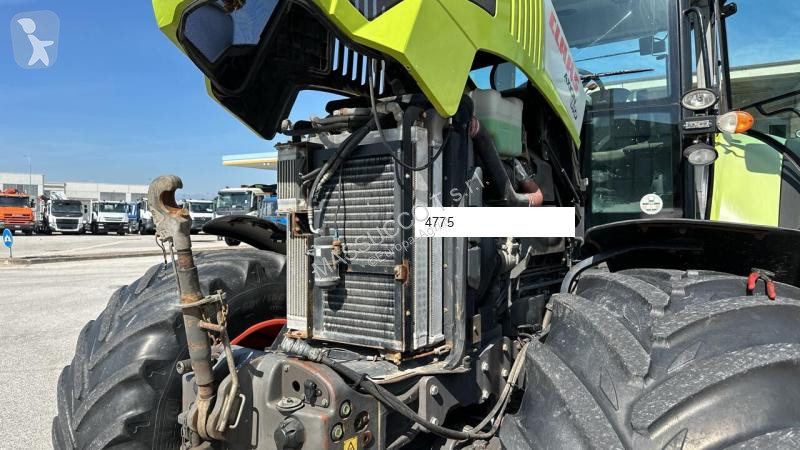 Tractor agrícola Claas AXION 810