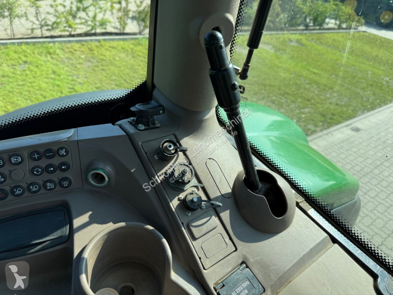 Tractor agrícola John Deere 6210R