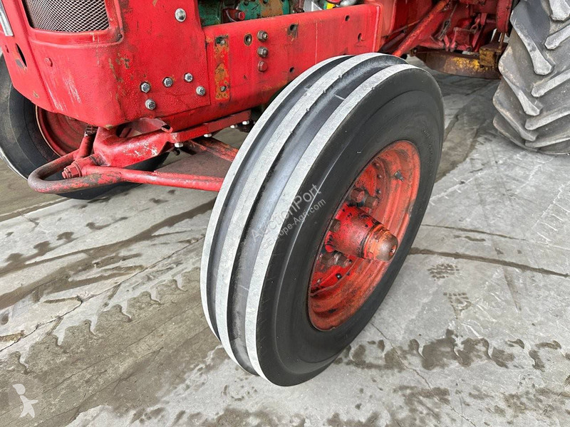 Tractor Volvo 470