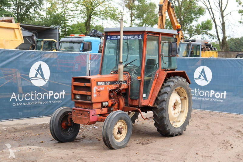 Tractor Renault 51