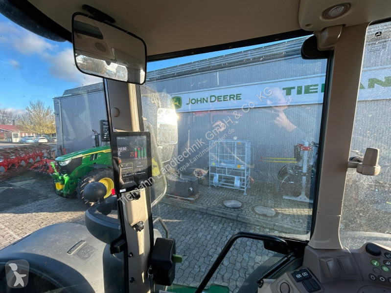Zemědělský traktor John Deere 6M 250...
