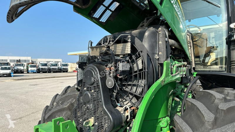 Lantbrukstraktor John Deere 7230R