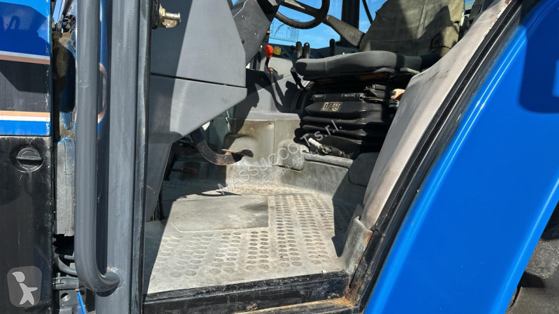 Lantbrukstraktor Ford 8240 4x4