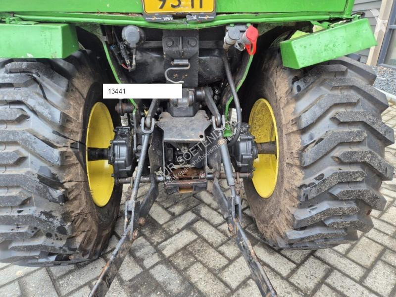 Traktor John Deere 2520