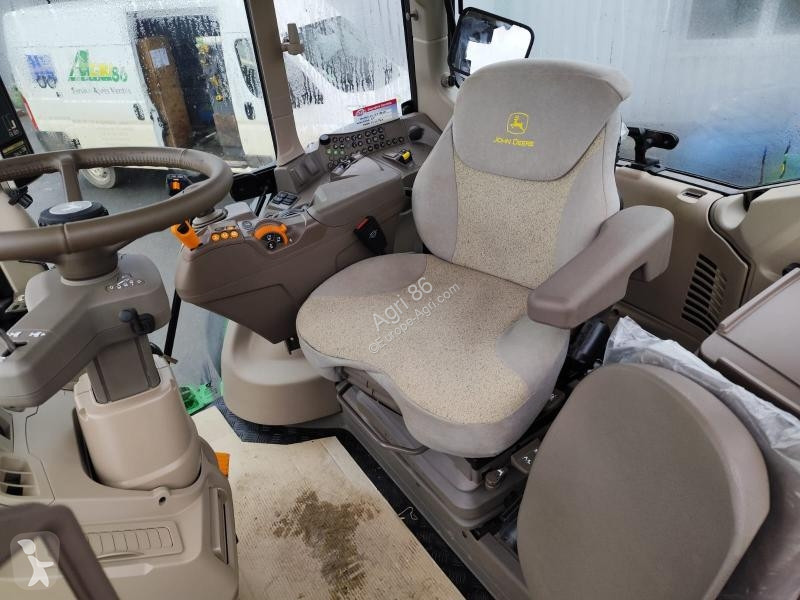 Tracteur agricole John Deere 6155M
