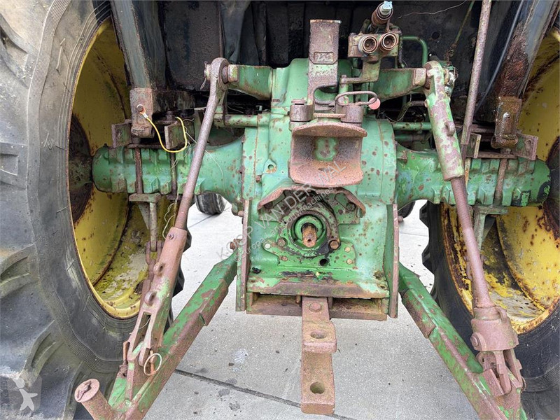 Lantbrukstraktor John Deere 2030