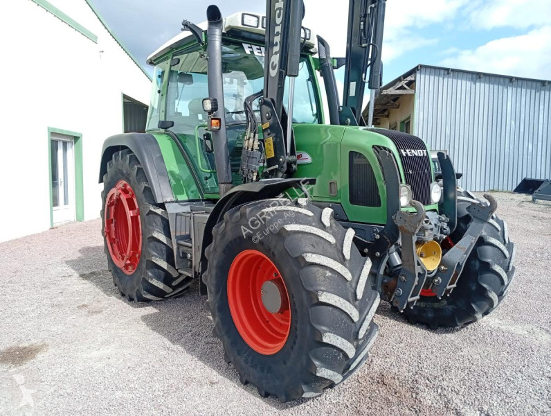 Fendt  411 tractor