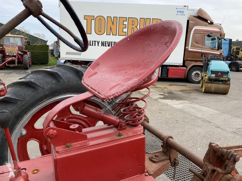 Lantbrukstraktor Farmall SUPER F.C. TRAKTOR