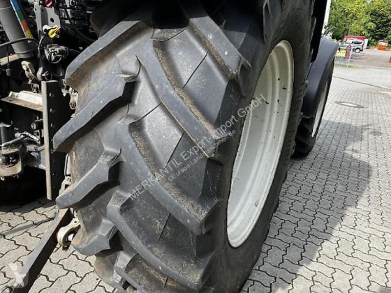 Lantbrukstraktor Valtra T174 Versu
