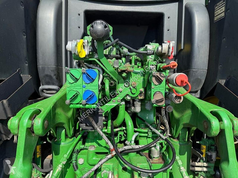 Lantbrukstraktor John Deere 6210R