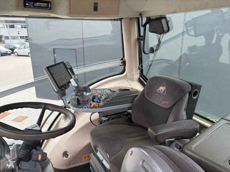Lantbrukstraktor Fendt  828 Vario