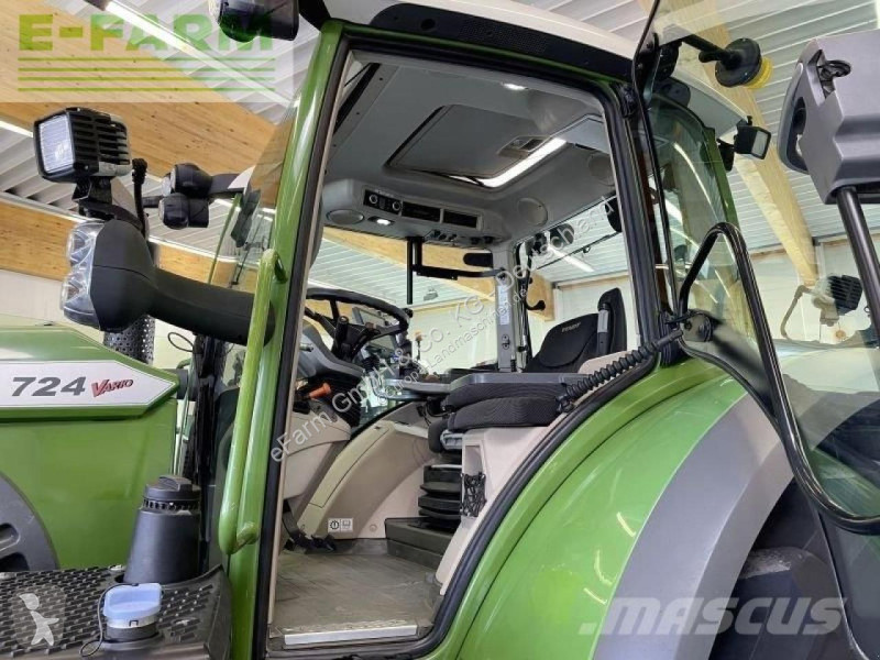 Landbrugstraktor Fendt  724 vario s4 profi plus