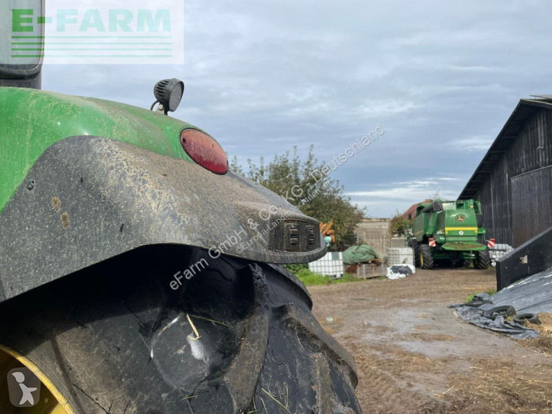 Lantbrukstraktor John Deere 7215R