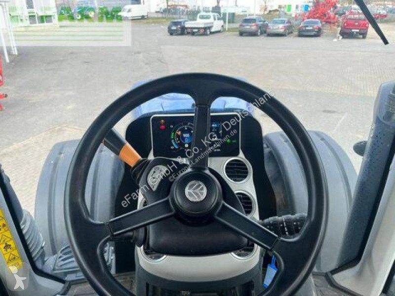 Landbrugstraktor New Holland  t 8.380 ac