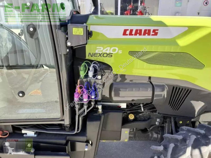 Landbrugstraktor Claas  nexos 240 s advanced
