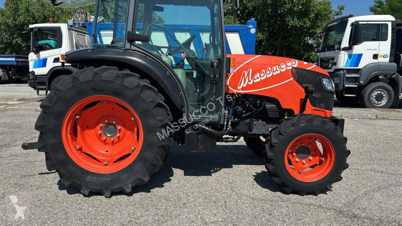 Tractor agrícola Kubota M8540 4x4