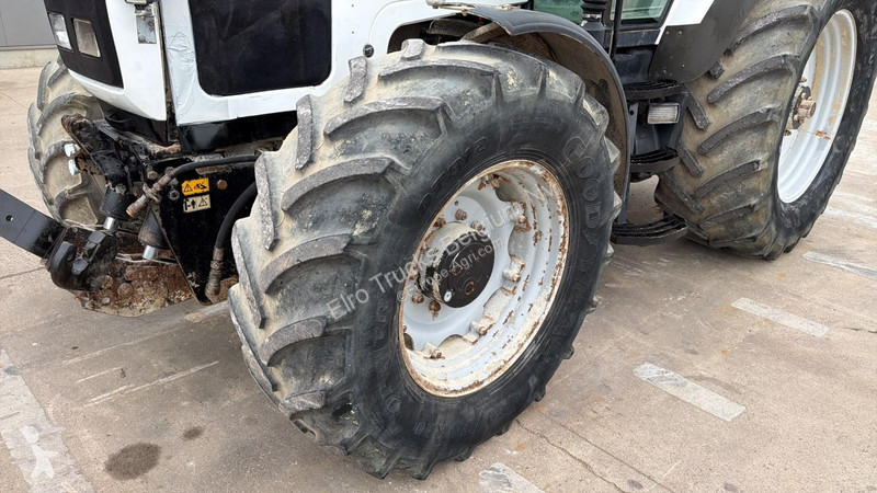 Lantbrukstraktor Massey Ferguson 8220 POWER...