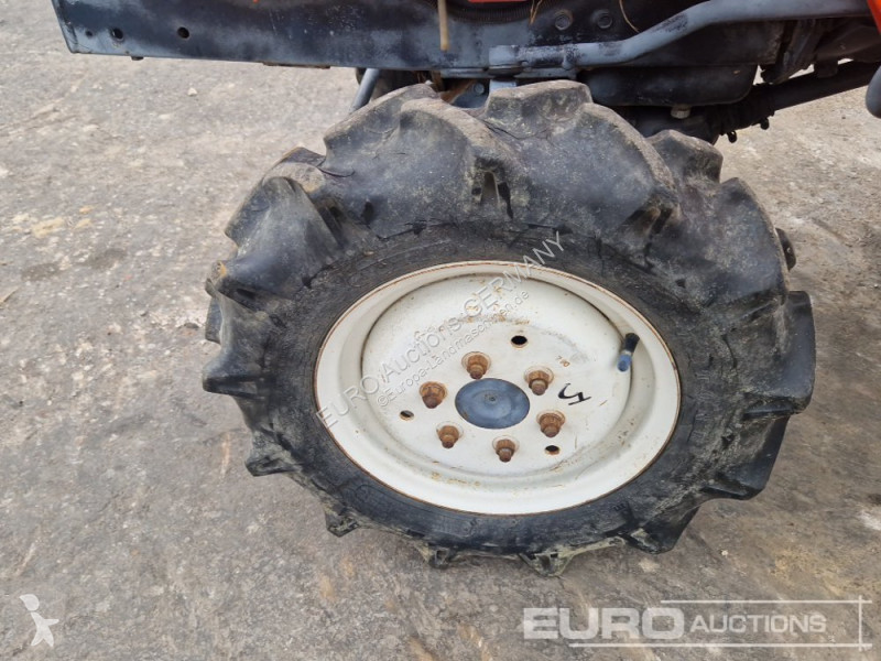 Трактор Kubota B40