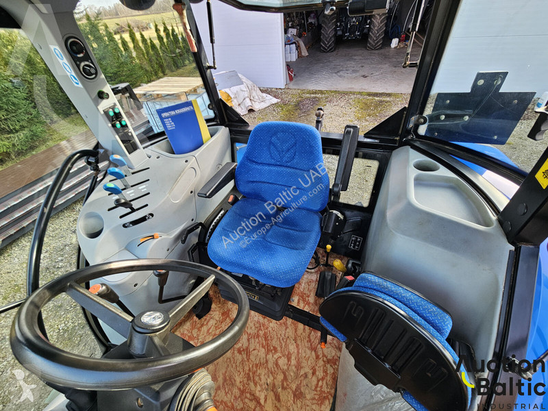 Трактор New Holland TD 5.105