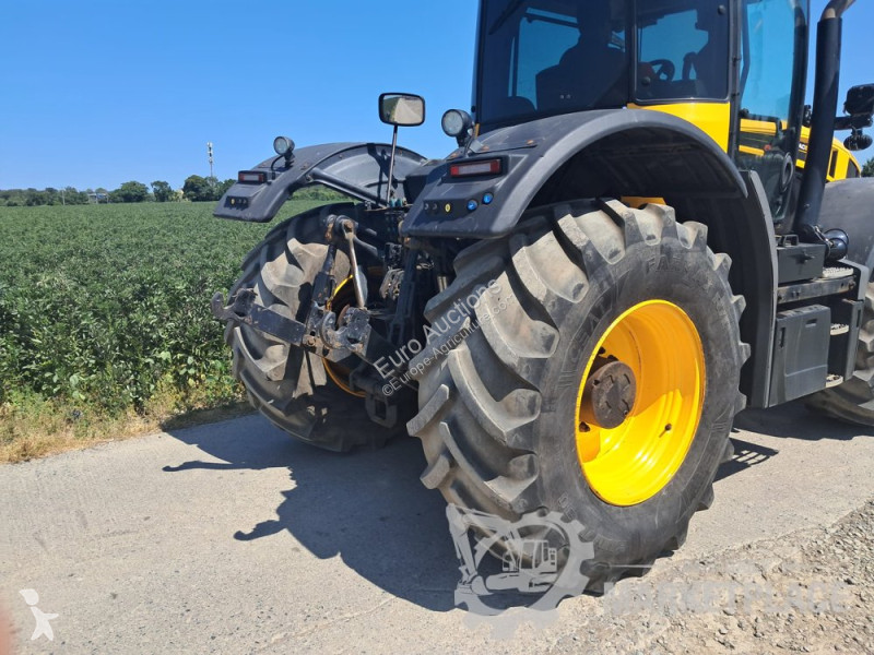Сільськогосподарський трактор JCB FASTRAC 4220