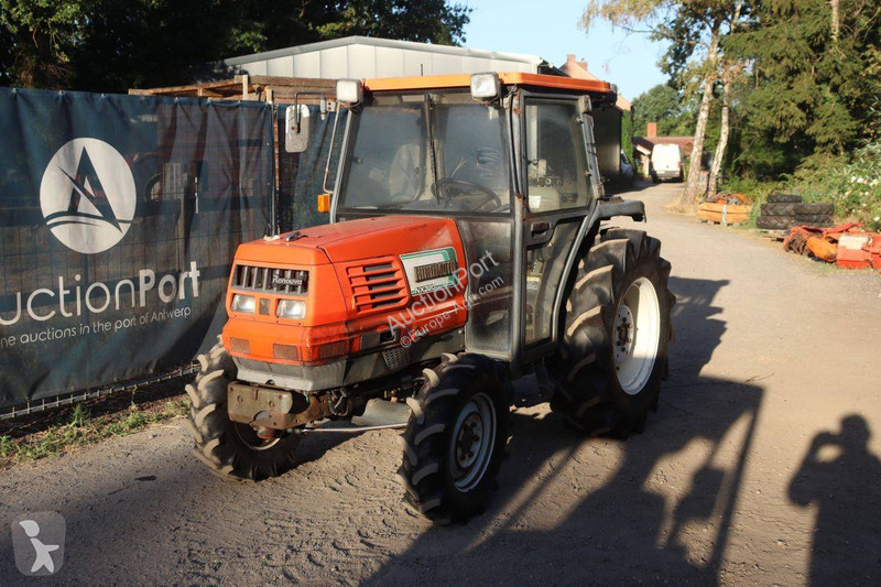 جرار زراعي Hinomoto NX320