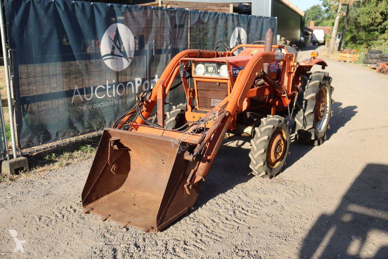 Zemědělský traktor Hinomoto E264