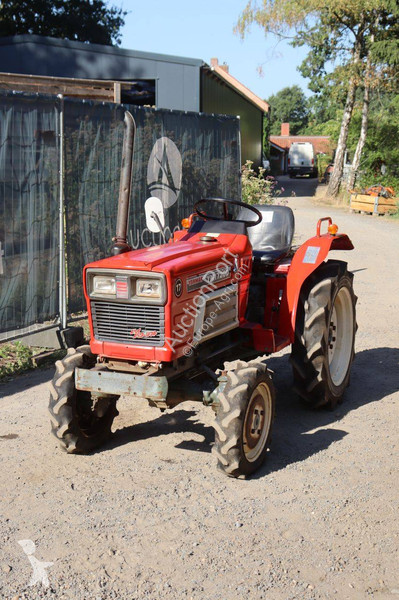 جرار زراعي Yanmar YM1720D