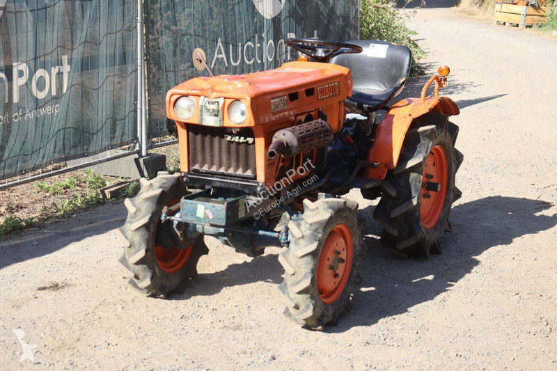 Tractor Kubota B7001