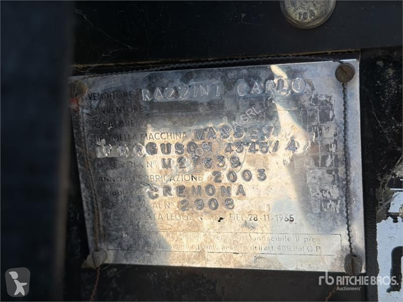 Сільськогосподарський трактор Massey Ferguson 4345