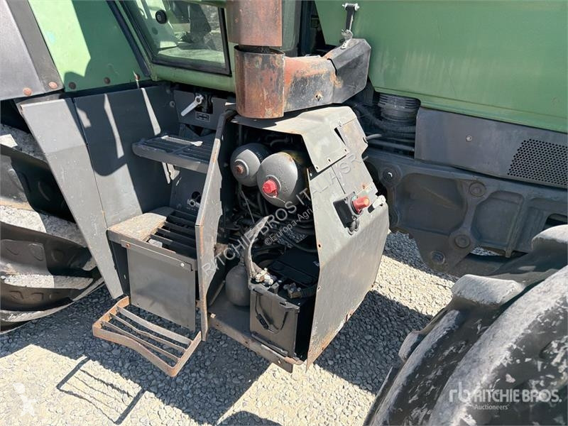 Сільськогосподарський трактор Fendt 716 Vario
