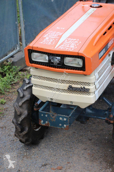 Сільськогосподарський трактор Kubota B1500DT