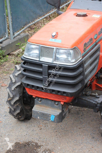 Сільськогосподарський трактор Kubota Granbia GB20
