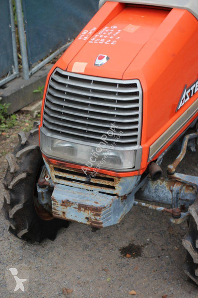 Сільськогосподарський трактор Kubota ASTE A-15