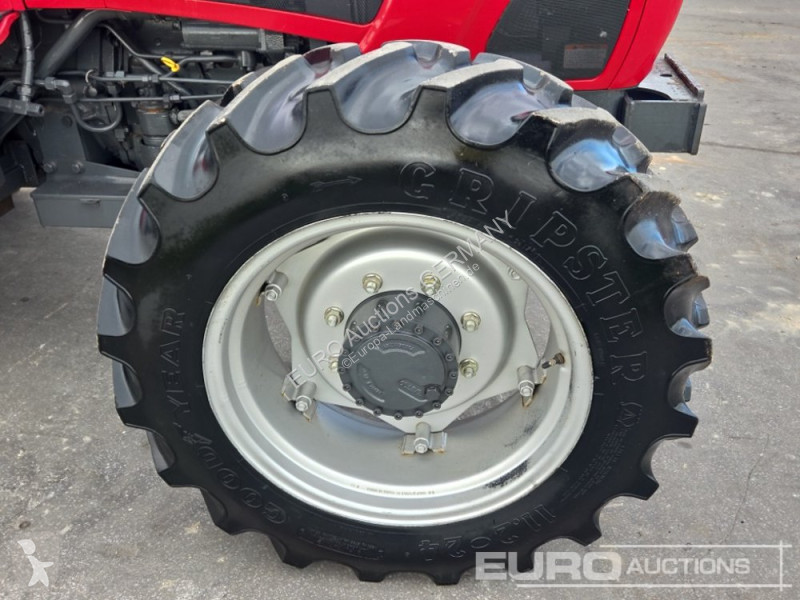 Tractor Mahindra 8560