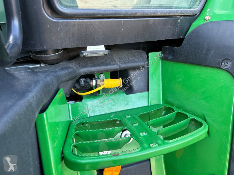 John Deere 185 tractor