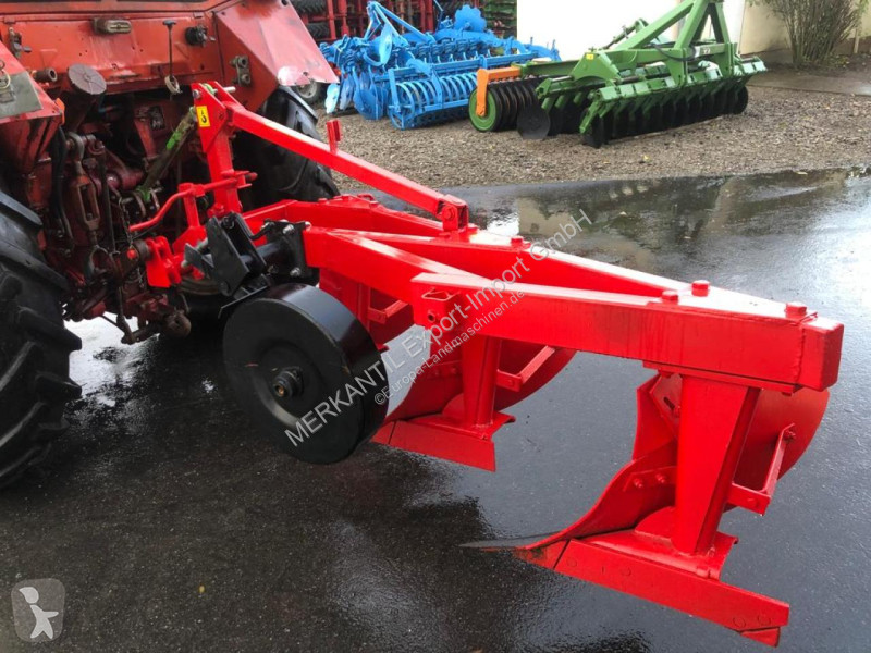 Tractor Belarus  MTS 82 FL + 3 Schar Beetpflug
