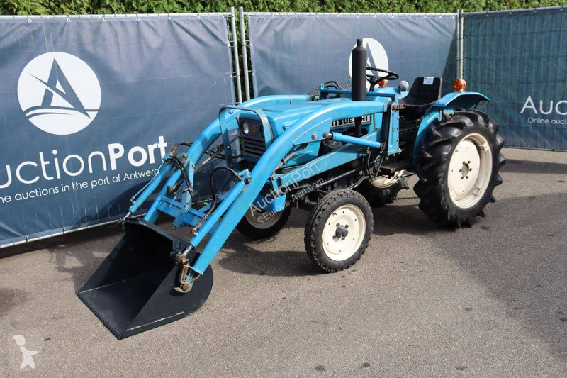 Tractor agrícola Mitsubishi D2000