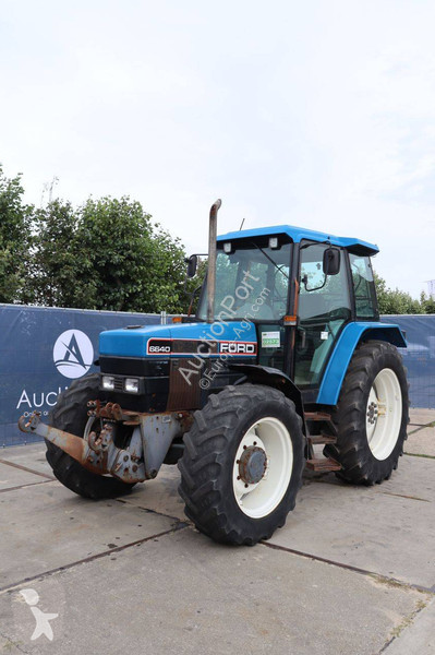 Tractor agrícola Ford 6640