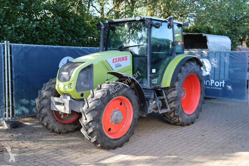 Tractor agrícola Claas 340 AXOS