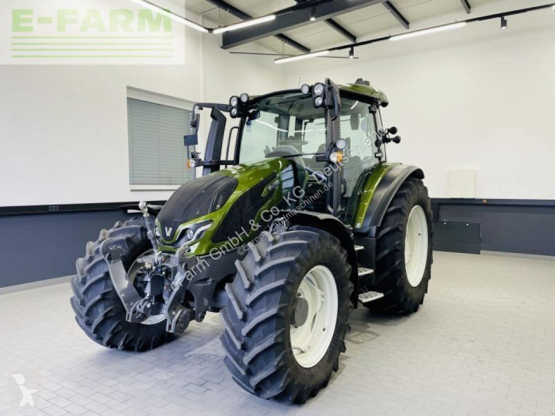 Tracteur agricole Valtra  g125ev versu