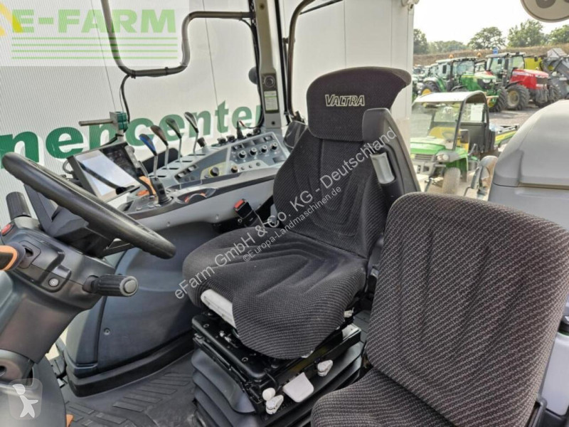 Tracteur agricole Valtra  n 175 active