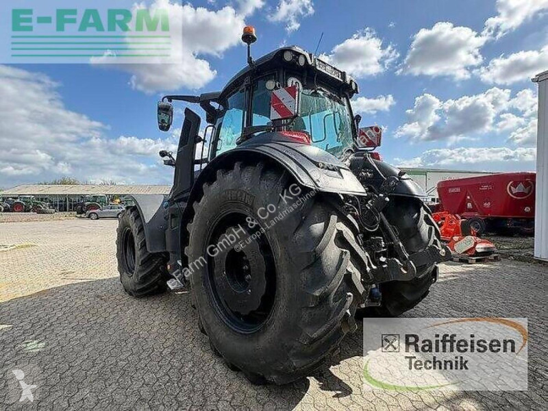 Tracteur agricole Valtra  q 305