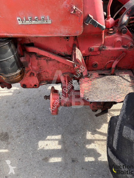 Tractor Mc Cormick Farmall D-324