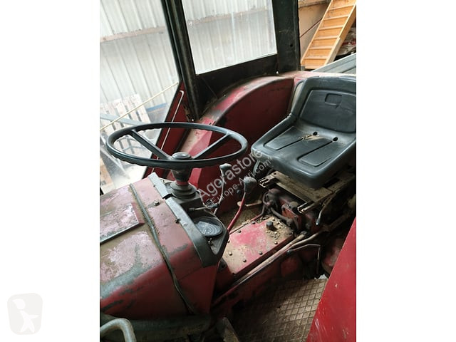 Tracteur agricole International 733