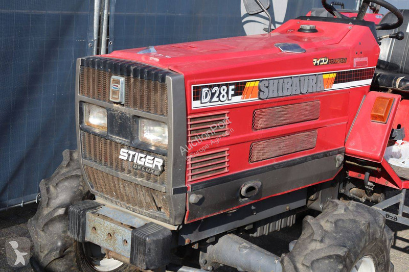 Tracteur agricole Shibaura D28F