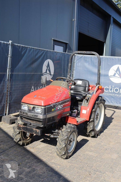 Tracteur agricole Mitsubishi MTZ20